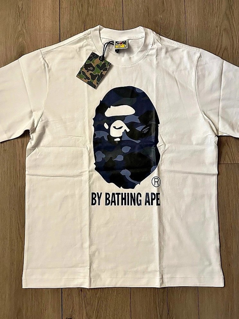 A Bathing Ape BAPE Shark T-Shirt Camo Shark T-Shirt in White Size Large NWT